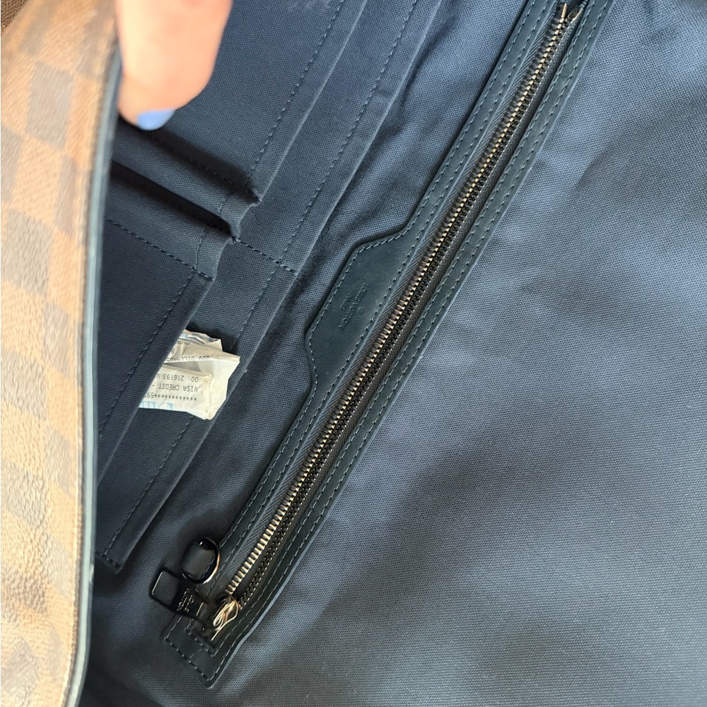 Louis Vuitton messenger bag - Picture 8 of 10